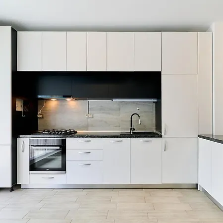 - Pool & Apartment *