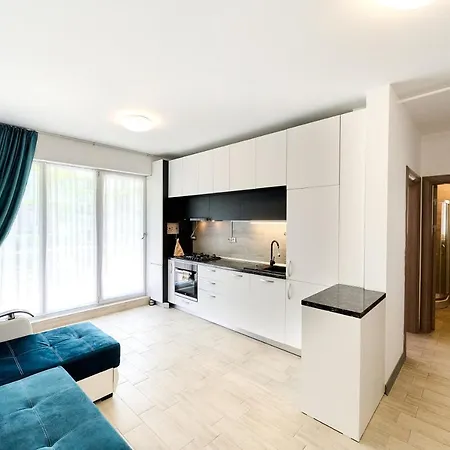 - Pool & Apartment