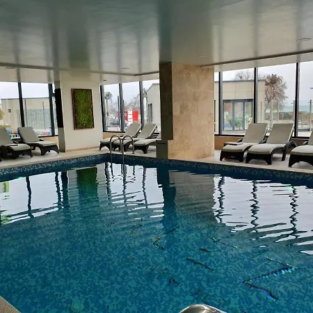 - Pool & Apartment